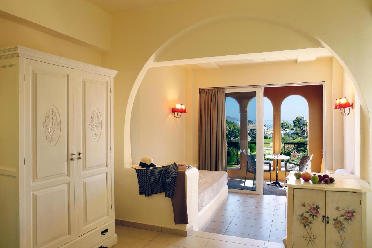Orpheas Resort Hotel (Adults Only) Paralia Kourna Bagian luar foto